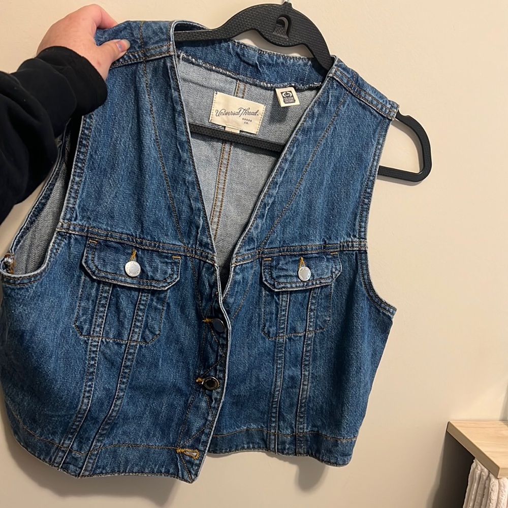 Denim vest Universal Thread brand size Large.